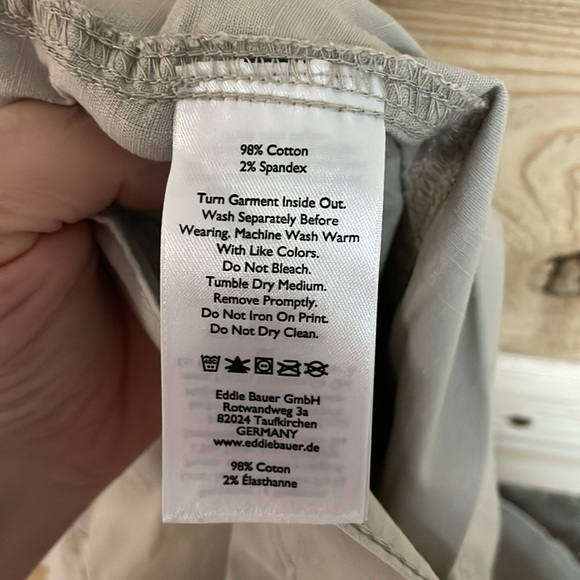 Eddie Bauer size 12 Tan High Waisted 5” Chino Shorts with Pork Chop Pockets - Picture 11 of 11